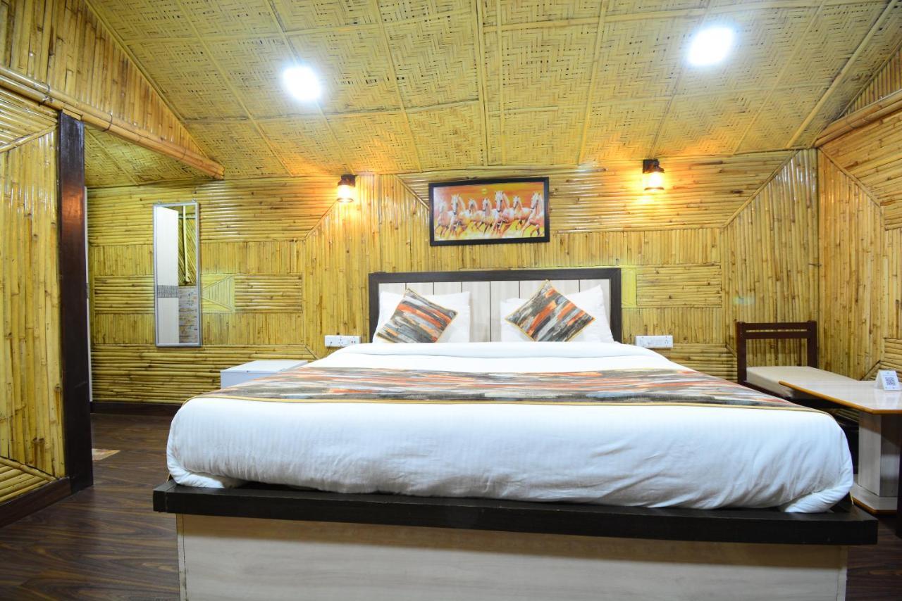 Hotel Bamboo Castle Jaipur Ngoại thất bức ảnh
